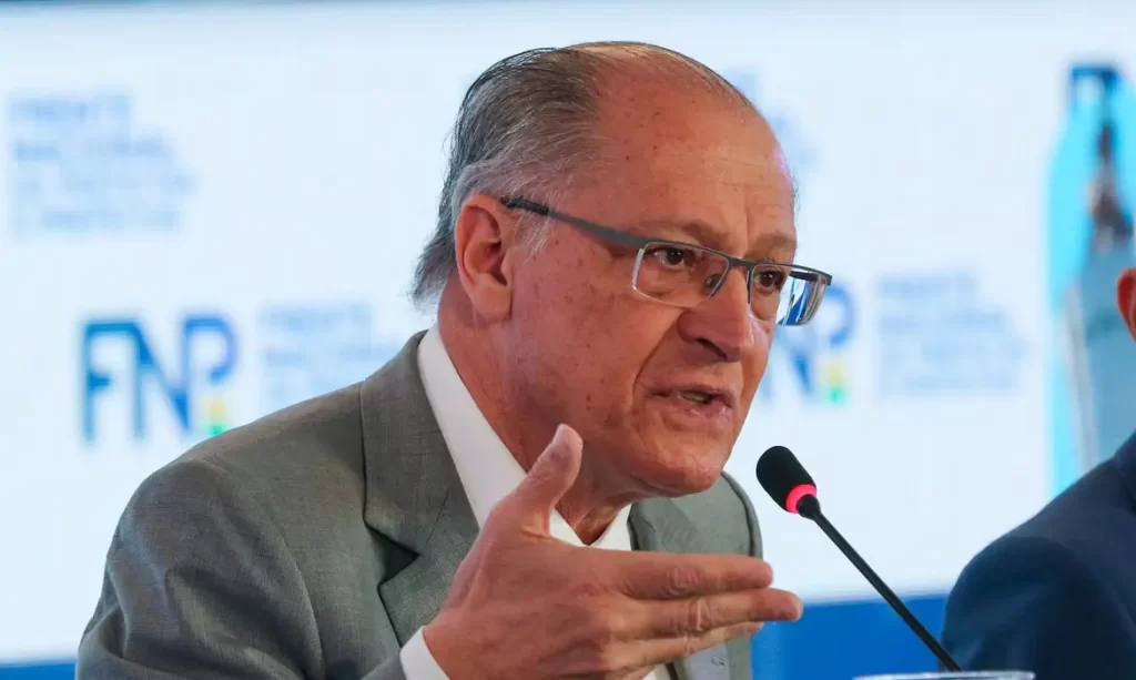 https://agenciabrasil.ebc.com.br/politica/noticia/2023-11/alckmin-defende-criar-proposta-para-desonerar-folha-de-pagamento#