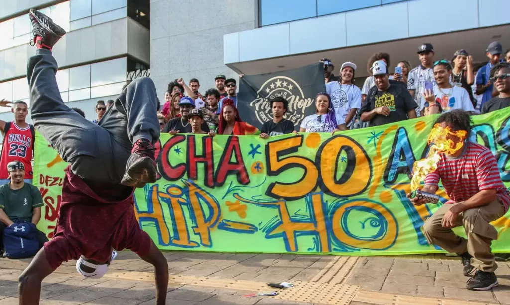 https://agenciabrasil.ebc.com.br/geral/noticia/2023-11/cultura-hip-hop-ganha-espaco-como-importante-setor-cultural-do-brasil#