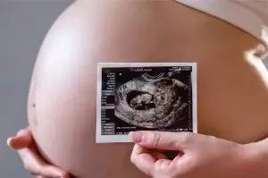 gravida-mulher-bebe-aborto-feto-artigos-atualidades-noticias-dokimasia-site